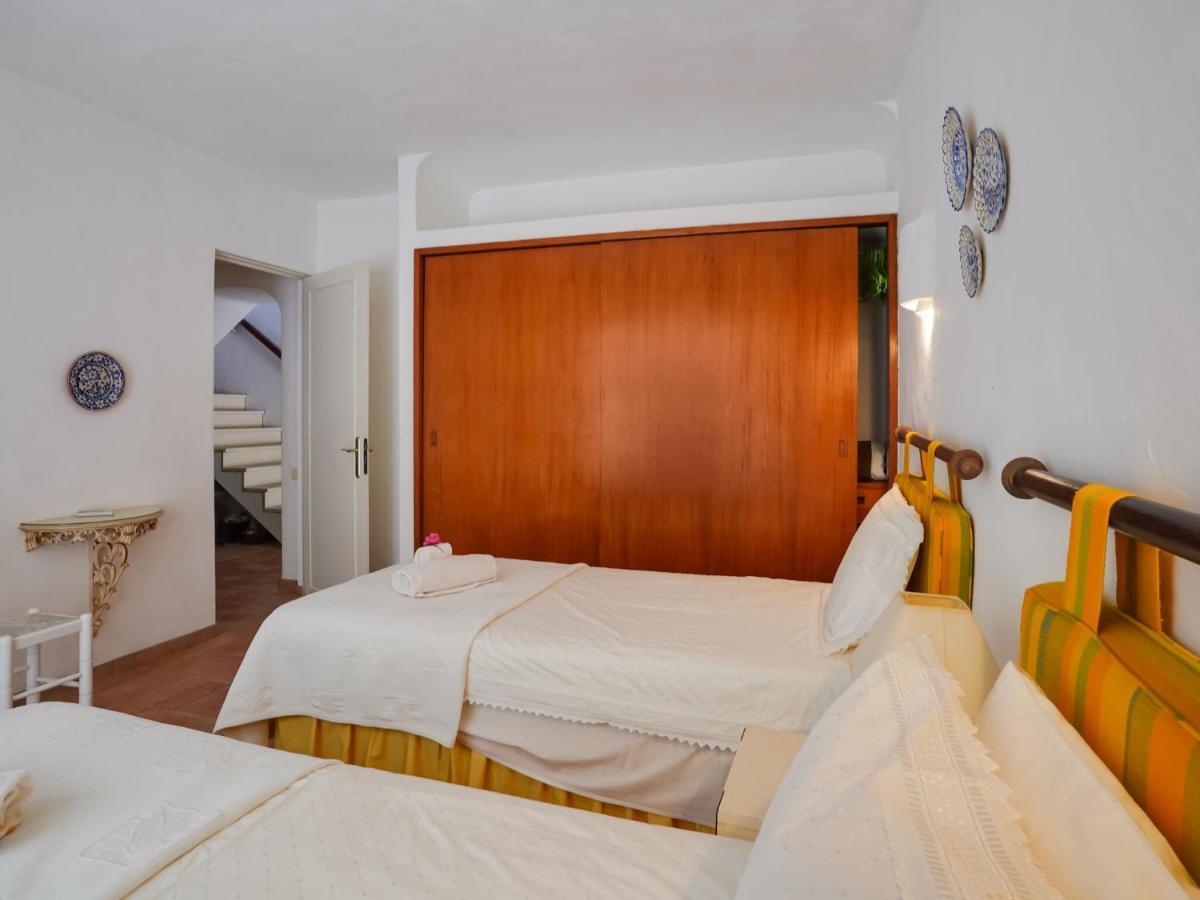 Roofed Villa In Albufeira With Private Swimming Pool Оллюш-де-Аґуа Екстер'єр фото