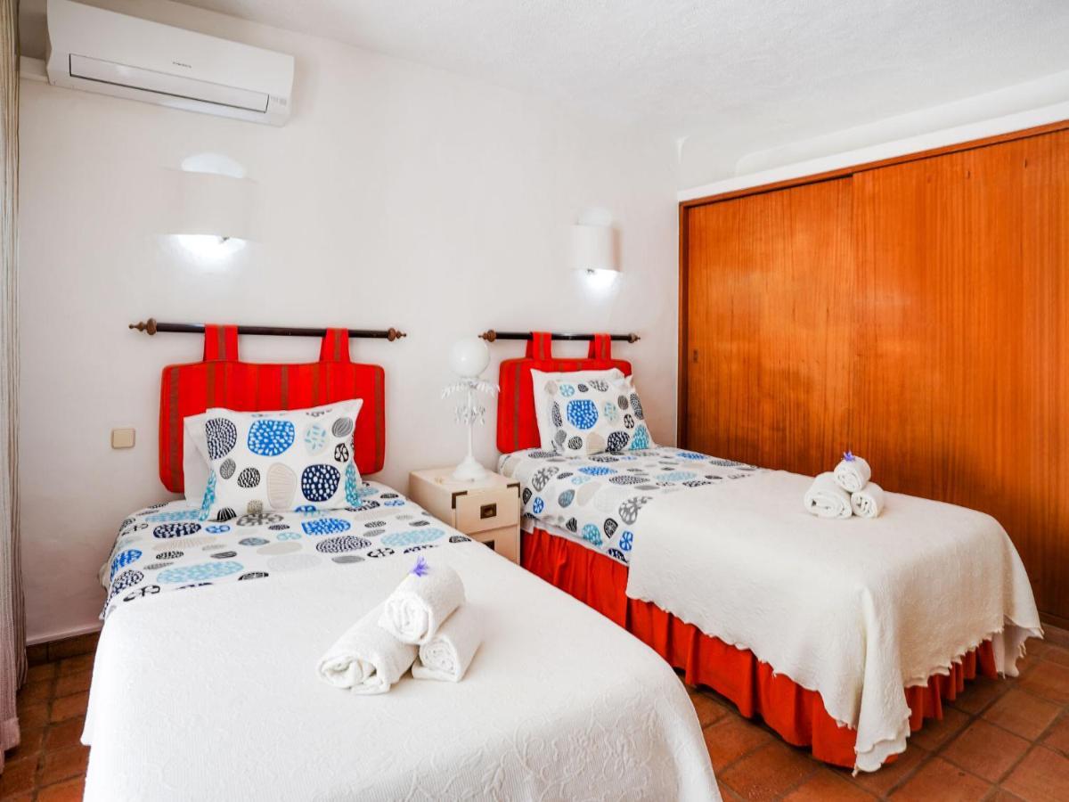 Roofed Villa In Albufeira With Private Swimming Pool Оллюш-де-Аґуа Екстер'єр фото
