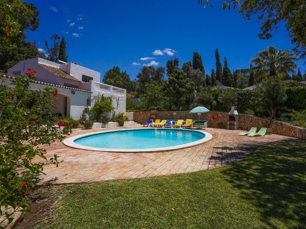 Roofed Villa In Albufeira With Private Swimming Pool Оллюш-де-Аґуа Номер фото