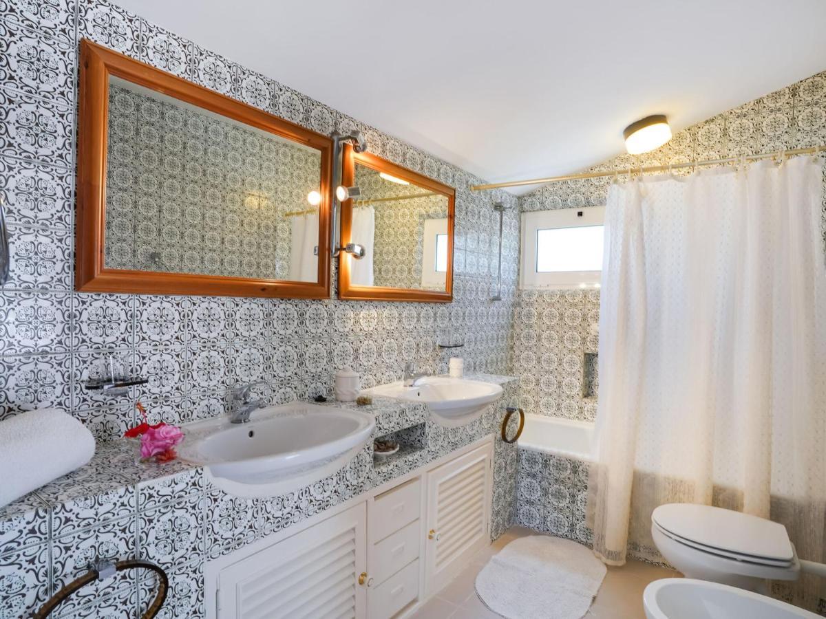 Roofed Villa In Albufeira With Private Swimming Pool Оллюш-де-Аґуа Номер фото