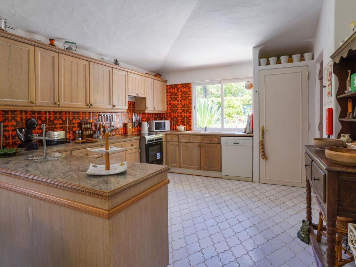 Roofed Villa In Albufeira With Private Swimming Pool Оллюш-де-Аґуа Номер фото